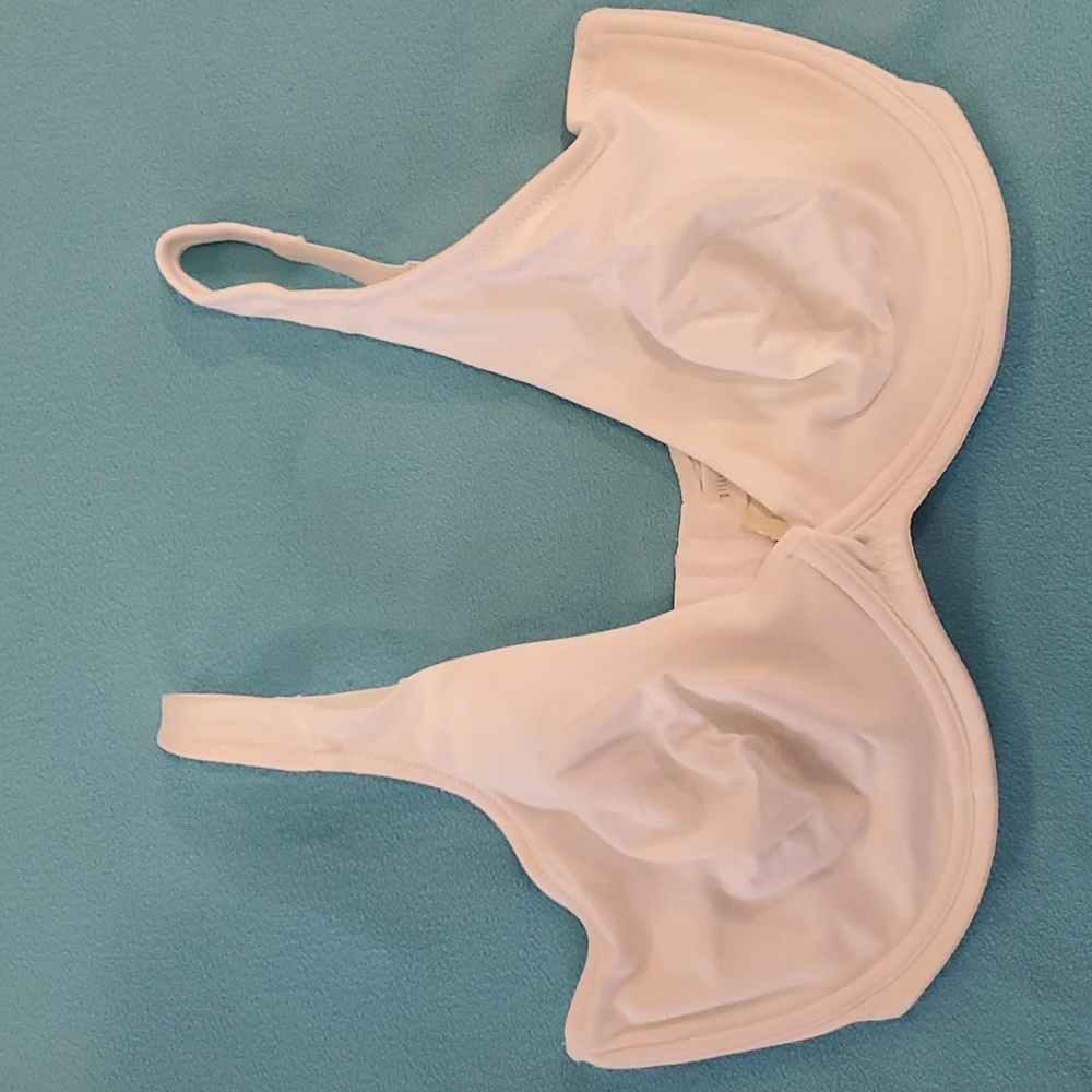 Gilligan & O'Malley White Underwire Bra Size 40DD.